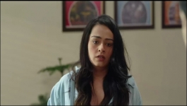 College Romance - Season 04 Episode 01